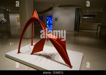 Alexander Calder modèle pour 'Flamingo' , une sculpture en plein air dans le centre-ville de Chicago. Art Institute de Chicago, Chicago, Illinois. Banque D'Images