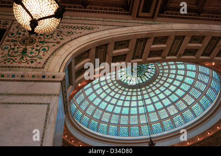 Dans le Dôme Tiffany Preston Bradley Hall, Centre culturel de Chicago. Banque D'Images