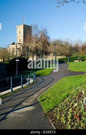 Ruines de l'église St Peters, Parc du Château, Bristol, Angleterre. Banque D'Images