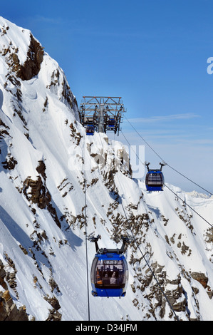 Gondola téléphérique pour le glacier de Hintertux dans Alpes de Zillertal en Autriche Banque D'Images