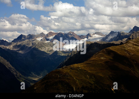 Le Silvrettagletscher et sommets de montagnes, y compris le Silvrettahorn au-dessus de Davos et Klosters Grisons Suisse Banque D'Images