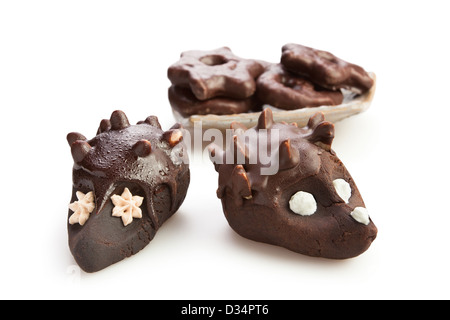 Chocolate cookie hedgehog sur fond blanc Banque D'Images