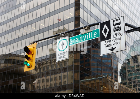 Streetsign au centre-ville de Granville Street Vancouver BC Canada Banque D'Images