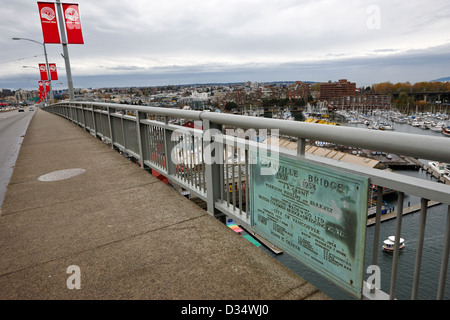 Plaque sur Granville Street Bridge de False Creek Vancouver BC Canada Banque D'Images