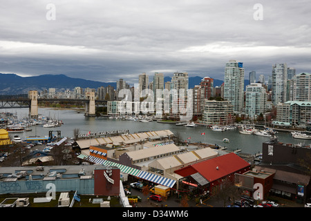 Marché public de Granville Island et False Creek waterfront Vancouver BC Canada Banque D'Images