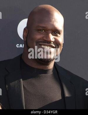 Shaquille O'Neal aux arrivées de Cartoon Network's Hall of Game Awards - Arrivals, Barker Hangar, Santa Monica, CA, 9 février 2013. Photo par : Emiley Schweich/Everett Collection/Alamy Live News Banque D'Images