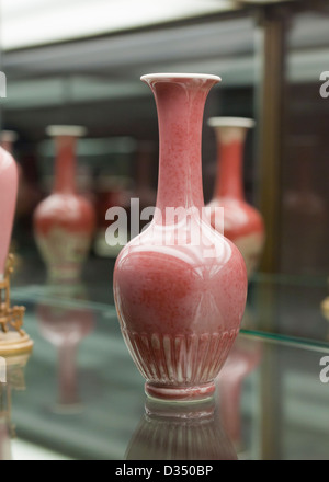 Amphora - vase Chine, règne de Kangxi, peachbloom mottle porcelaine émaillée, 17ème - 18ème siècle Banque D'Images