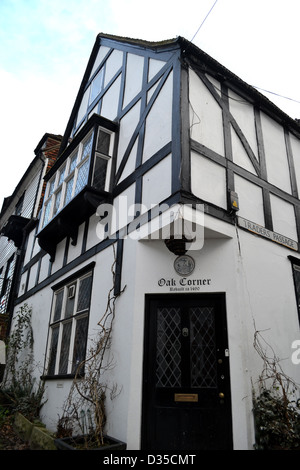 Maison à colombages médiévaux sur Mermaid Street dans le seigle, l'Angleterre. Maison d'angle en chêne a été reconstruit en 1490. Banque D'Images