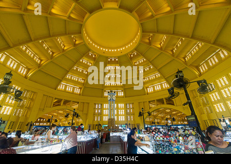 À l'intérieur du marché central de Phnom Penh, Cambodge Banque D'Images