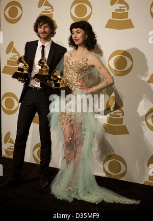 10 février 2013 - Los Angeles, Californie, USA - Gotye et Kimbra au Staples Center de Los Angeles, Californie le dimanche 10 février 2013. (Crédit Image : © Armando Arorizo ZUMAPRESS.com)/Prensa Internacional/ Banque D'Images