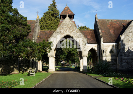 Entrée du Cimetière de London Road, Bromley dans le sud de Londres. Banque D'Images