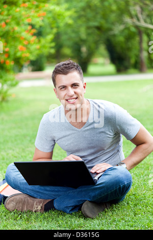 Portrait d'un handsome student Banque D'Images