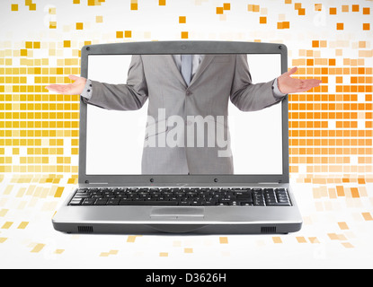 Businessman reaching les bras de coffre Banque D'Images