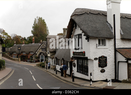 Scène de rue de la vieille ville de Shanklin Île de Wight à l'est sur la rue de l'Église Banque D'Images