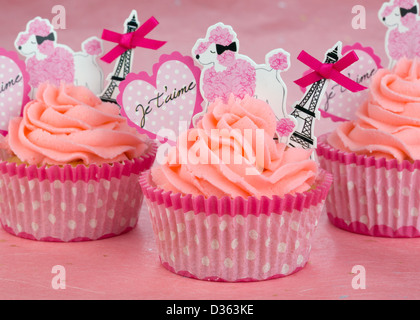 CUPCAKES PARISIEN ROSE Banque D'Images