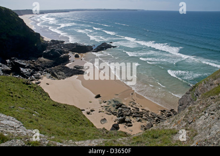 Déserte idyllique à Sandy Bay Cove, près de souches Mawgan Porth sur la côte nord de la Cornouailles, à au sud de la baie de Watergate Banque D'Images