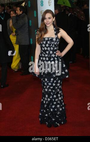 L'actrice Elizabeth Olsen arrive à l'EE British Academy Film Awards au Royal Opera House de Londres, Angleterre, le 10 février 2013. Photo : Hubert Boesl Banque D'Images