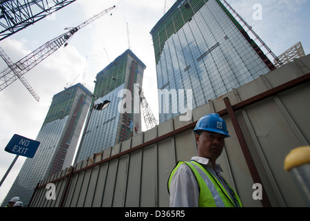 Les travailleurs migrants sur le site de construction de la Marina Bay Sands Resort à Singapour 2009 Banque D'Images