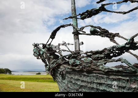 Coffin Ship sculpture, Comté de Mayo, Murrisk Banque D'Images