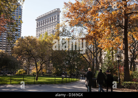 Madison Square Park et le Flatiron Building, NEW YORK CITY Banque D'Images