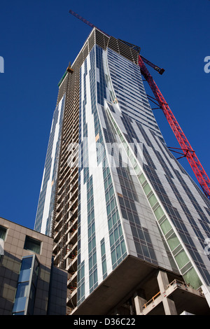 Zlota 44, appartement de luxe en construction de gratte-ciel, conçu par Daniel Libeskind, centre-ville de Varsovie, Pologne. Banque D'Images