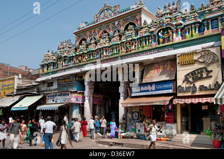 En face du marché de tailleurs Sri Meenakshi Amman Temple de Madurai Tamil Nadu Inde Indian Town City Centre Banque D'Images