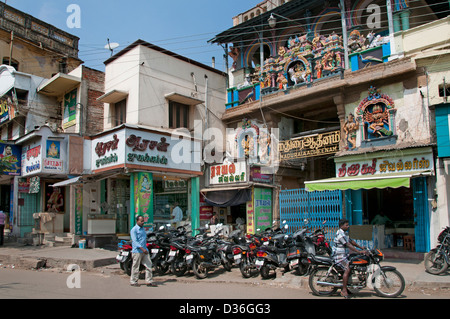 Temple Hindou motos indiennes Inde Madurai Tamil Nadu Town City Centre Banque D'Images