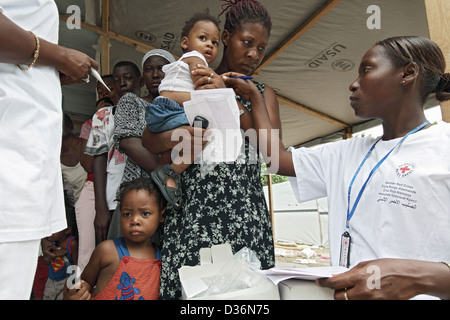 Port-au-Prince, Haïti, l'enregistrement du patient Banque D'Images