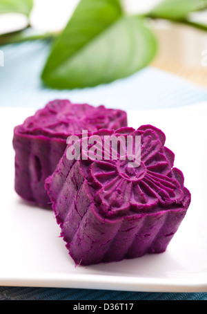 Gâteaux faits de sweet purple yam Banque D'Images