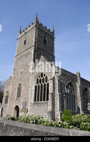 Les vestiges de l'église St Peters dans le centre-ville de Bristol. Angleterre. Un mémorial à l'attentat à la bombe dans le blitz Banque D'Images