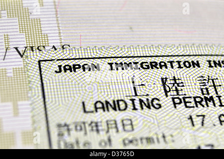 Passeport de contrôle de l'immigration d'un timbre au Japon Le Japon ; se concentrer sur l'expression de l'Immigration Banque D'Images