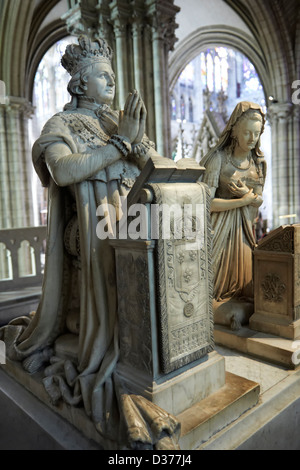 Monument tombe de Louis XVI (1754 - 1793) et sa femme Marie Antoinette (1755 - 1793). La Cathédrale de St Denis, Paris Banque D'Images