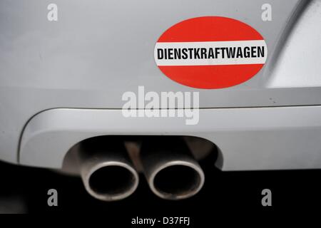 Ein Aufkleber mit der Aufschrift Dienstkraftwagen klebt une einem Fahrzeug in Österreich. Foto : Frank May/photo alliance Banque D'Images