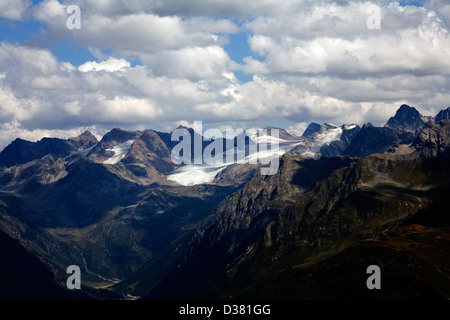 Le Silvrettagletscher et sommets de montagnes, y compris le Silvrettahorn au-dessus de Davos et Klosters Grisons Suisse Banque D'Images