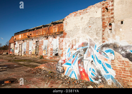 Un bâtiment industriel abandonné dans la région de Barrow in Furness, Cumbria, Royaume-Uni, Banque D'Images