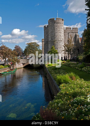 Le Westgate Gardens le long de la rivière Stour, Canterbury, Kent, Angleterre Banque D'Images