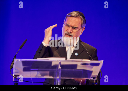 Lord Jonathan Sacks, Grand Rabbin de l'Organisation des synagogues, parle à l'Holocaust Memorial Day 2013 Commémoration du Royaume-Uni Banque D'Images