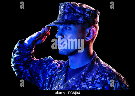 Close up of soldier saluting Banque D'Images