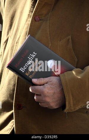 13 févr. 2013 Les médias du monde entier au Vatican, Rome à la suite de la démission annonce par le Pape Benoît XVI Banque D'Images