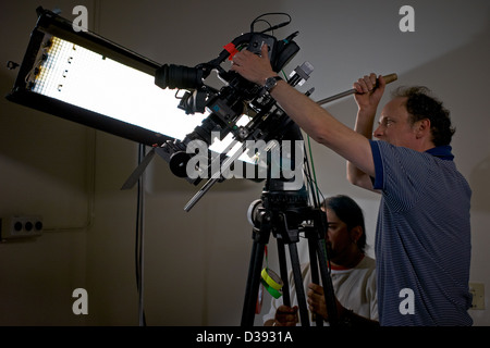 Berlin, Allemagne, le caméraman Frank Bruenner pendant le tournage Banque D'Images