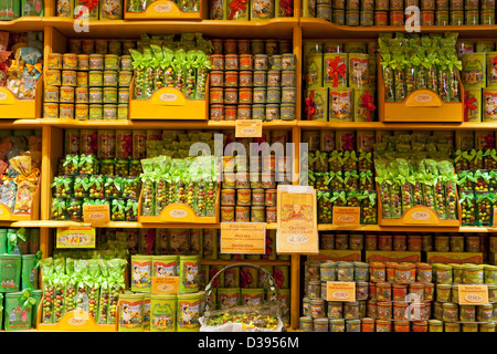 Affichage de bonbons, La Cure Gourmande Candy Store, Bruges, Belgique Banque D'Images