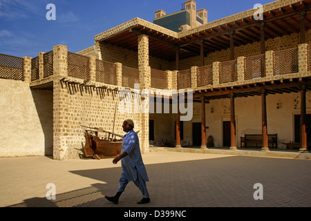 Émirats arabes unis Émirat de Sharjah Al Qasaba Square Heritage Area Beit Al Naboodah construit avec des pierres de corail et corail de craie Banque D'Images