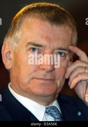 (Afp) - Otto Schily, ministre allemand de l'Intérieur, représenté à Munich, le 26 janvier 2002. Banque D'Images