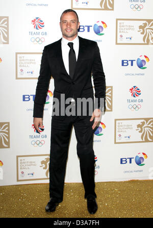 Photos de fichier de l'Afrique du Sud : l'athlète paralympique Oscar Pistorius a été accusé de meurtre après que sa petite amie Reeva Steenkamp a été abattu à son domicile de Pretoria FILE PHOTO - London - BT British Olympic Ball du Grosvenor House Hotel, Park Lane, London - 30 novembre 2012 Photo par Keith Mayhew./Alamy Live News Banque D'Images