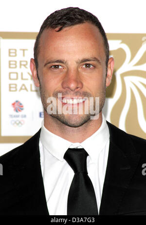 Photos de fichier de l'Afrique du Sud : l'athlète paralympique Oscar Pistorius a été accusé de meurtre après que sa petite amie Reeva Steenkamp a été abattu à son domicile de Pretoria FILE PHOTO - London - BT British Olympic Ball du Grosvenor House Hotel, Park Lane, London - 30 novembre 2012 Photo par Keith Mayhew./Alamy Live News Banque D'Images