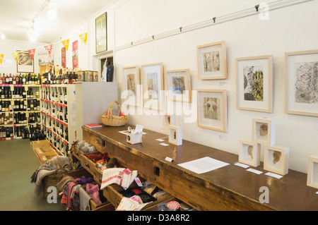 Intérieur d'une boutique de cadeaux dans Kirkwall, Orkney Islands, en Écosse. Banque D'Images