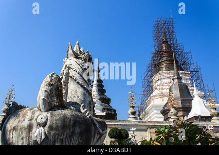 Look Singha Chedi de Wat Ban Den, Maetang Chiangmai Thai Temple Banque D'Images