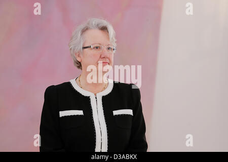 Berlin, 14 février, 2013. L'envoi du certificat de libération de Annette Schavan et présentation de certificat de nomination pour Johanna Wanka au ministre fédéral de l'éducation et de la recherche à Bundespreäsident Gauck, assisté par la chancelière allemande Angela Merkel au château de Bellevue à Berlin. Annette Schavan. Banque D'Images