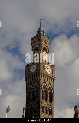 Bradford City Hall est une ville du 19e siècle, située sur Centenary Square, Bradford, West Yorkshire, Angleterre, Banque D'Images