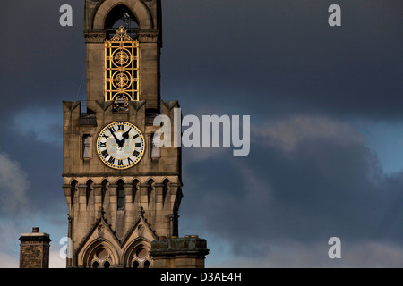 Bradford City Hall est une ville du 19e siècle, située sur Centenary Square, Bradford, West Yorkshire, Angleterre, Banque D'Images